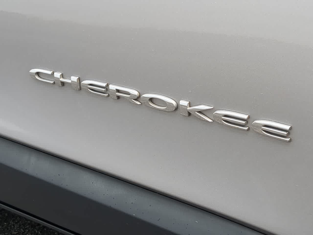 Thumbnail: 2019 Jeep Cherokee - 13