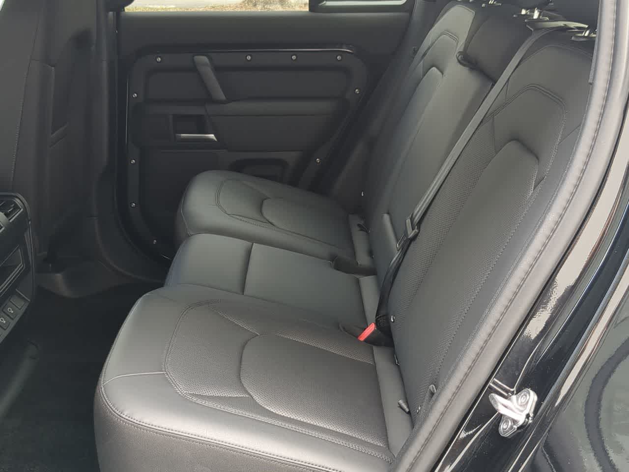 Thumbnail: 2025 Land Rover Defender - 19