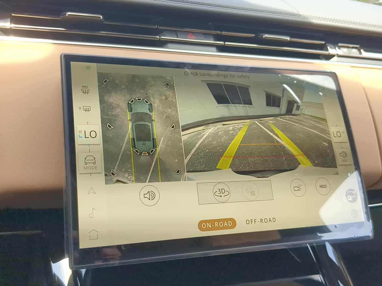 Thumbnail: 2026 Land Rover Range Rover Sport - 32