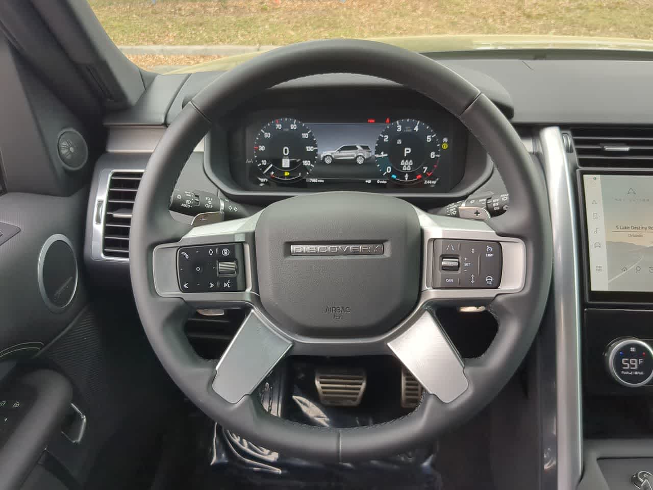 Thumbnail: 2025 Land Rover Discovery - 25