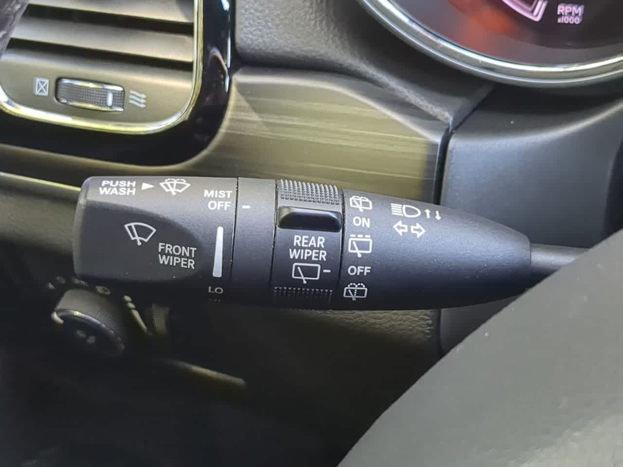 Thumbnail: 2021 Jeep Grand Cherokee - 28