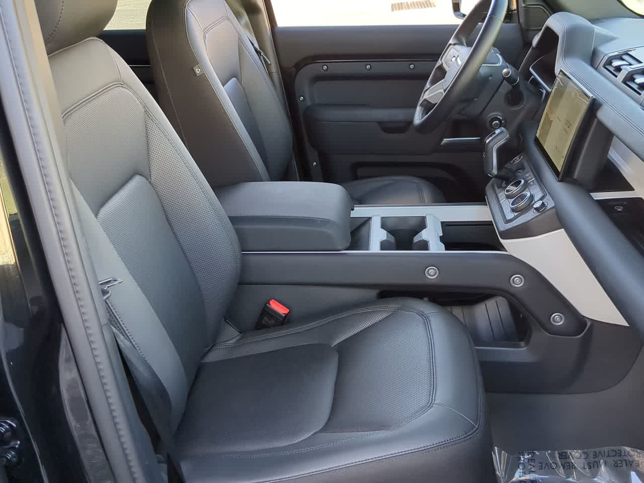 Thumbnail: 2025 Land Rover Defender - 23