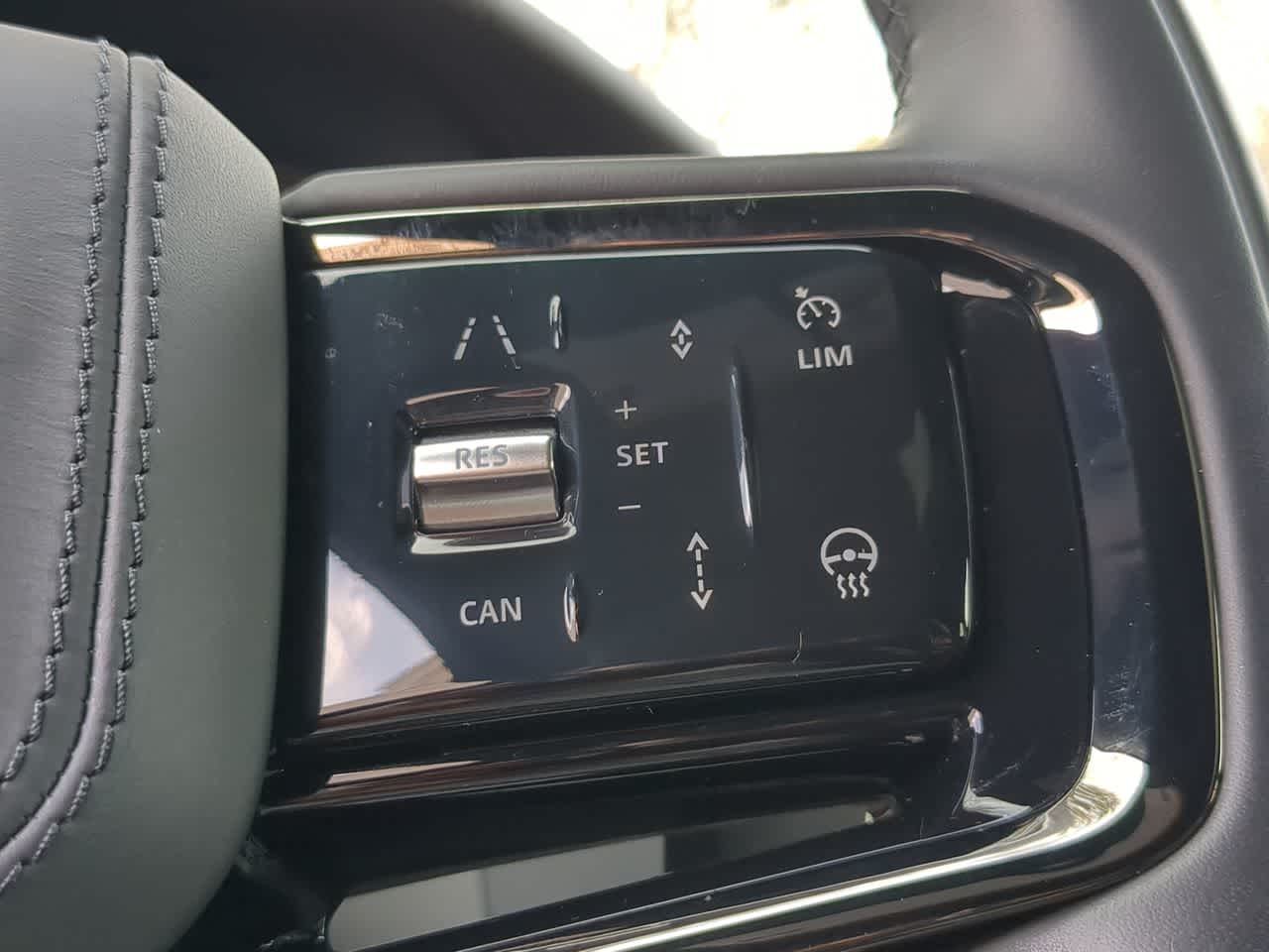 Thumbnail: 2026 Land Rover Range Rover Velar - 26