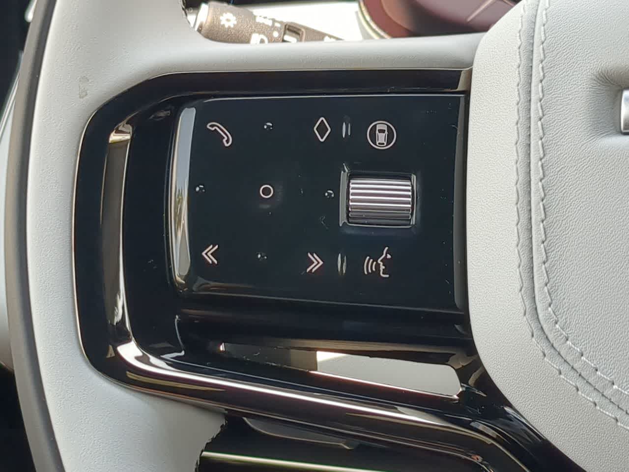 Thumbnail: 2025 Land Rover Range Rover Sport - 26