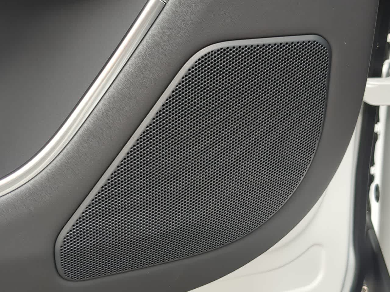 Thumbnail: 2026 Land Rover Range Rover - 33