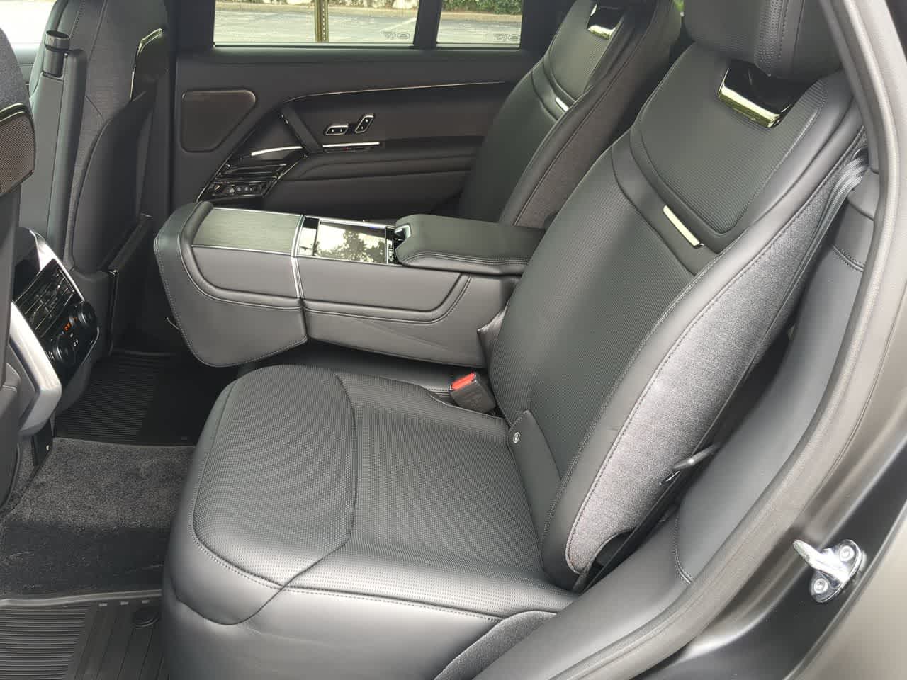 Thumbnail: 2026 Land Rover Range Rover - 21