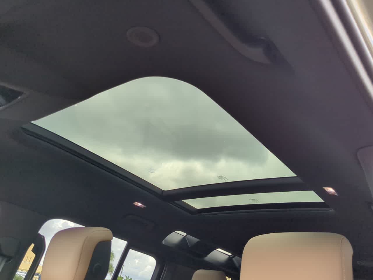 Thumbnail: 2025 Land Rover Defender - 20