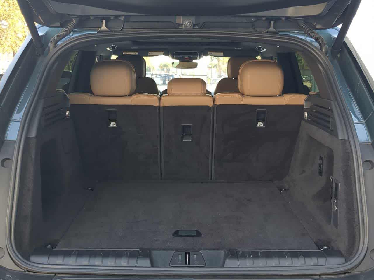 Thumbnail: 2025 Land Rover Range Rover Sport - 35