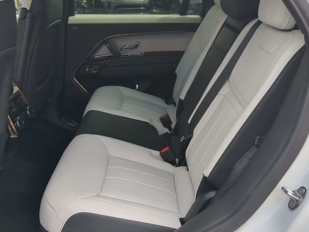 Thumbnail: 2025 Land Rover Range Rover Sport - 21