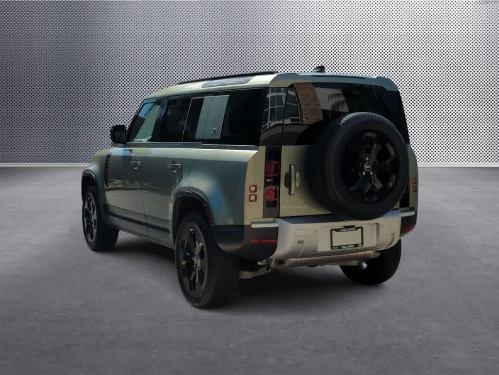 2024 Land Rover Defender  6