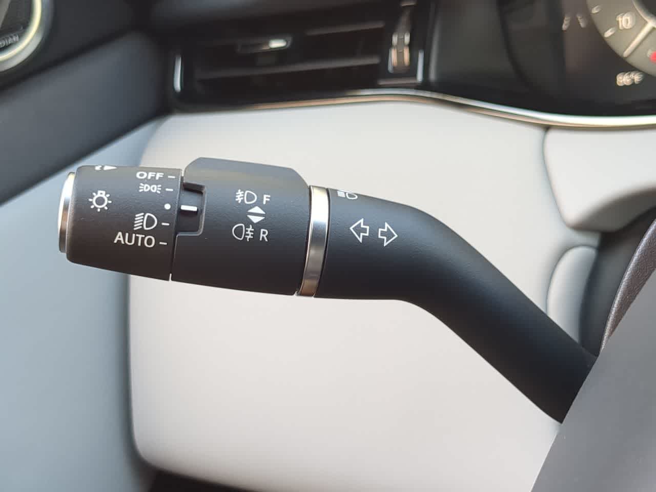 Thumbnail: 2026 Land Rover Range Rover Evoque - 28