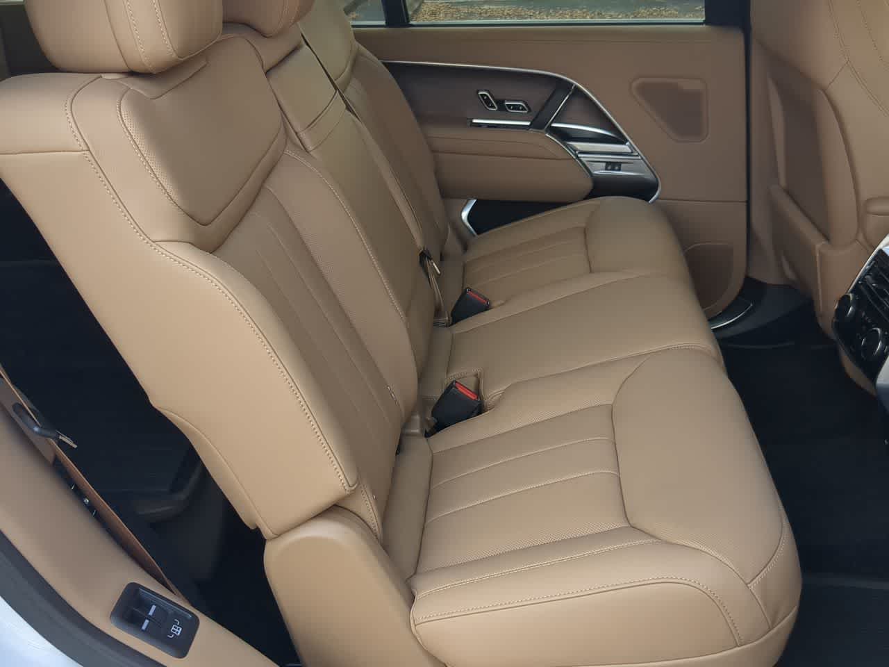 Thumbnail: 2026 Land Rover Range Rover - 22