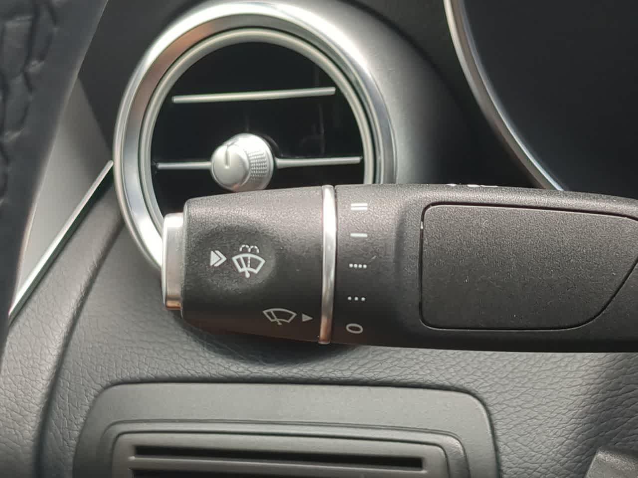 Thumbnail: 2022 Mercedes-Benz GLC - 27