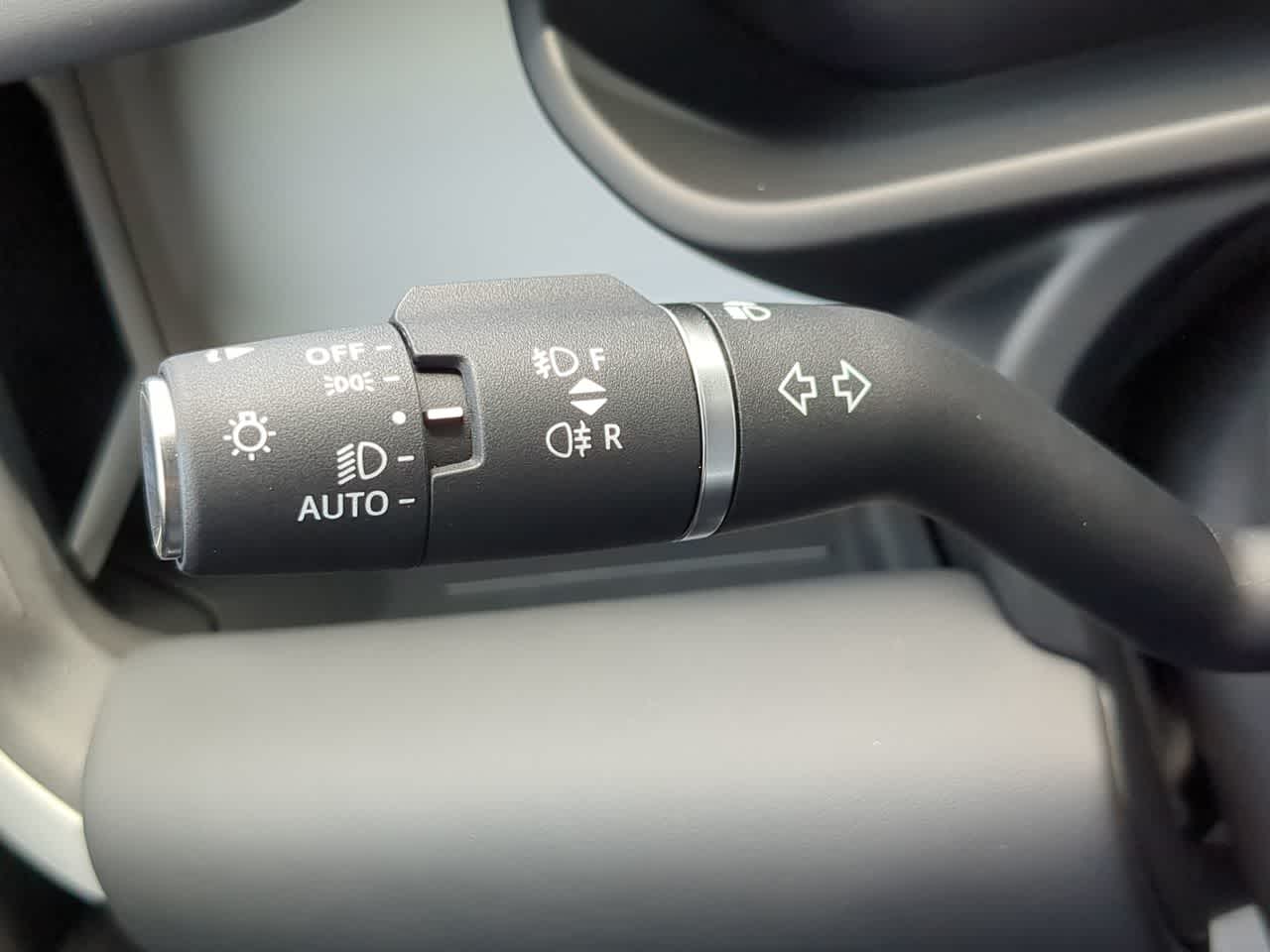 Thumbnail: 2025 Land Rover Defender - 29