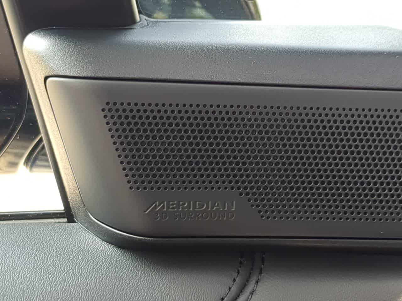 2025 Land Rover Range Rover SE 31