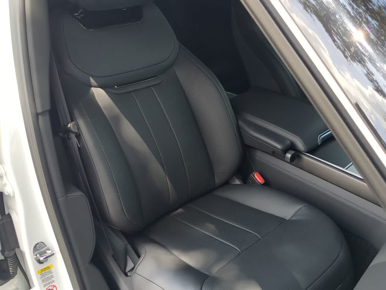 Thumbnail: 2025 Land Rover Range Rover - 24