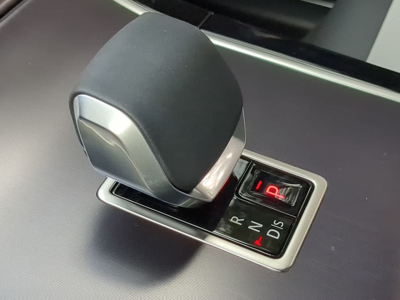 Thumbnail: 2026 Land Rover Range Rover Velar - 34