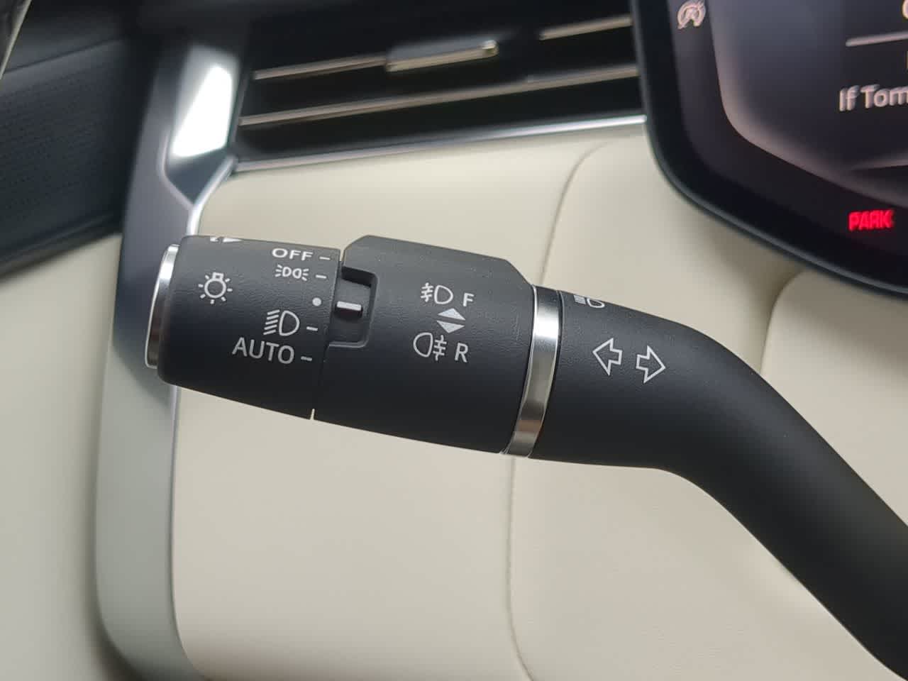 Thumbnail: 2025 Land Rover Range Rover - 29