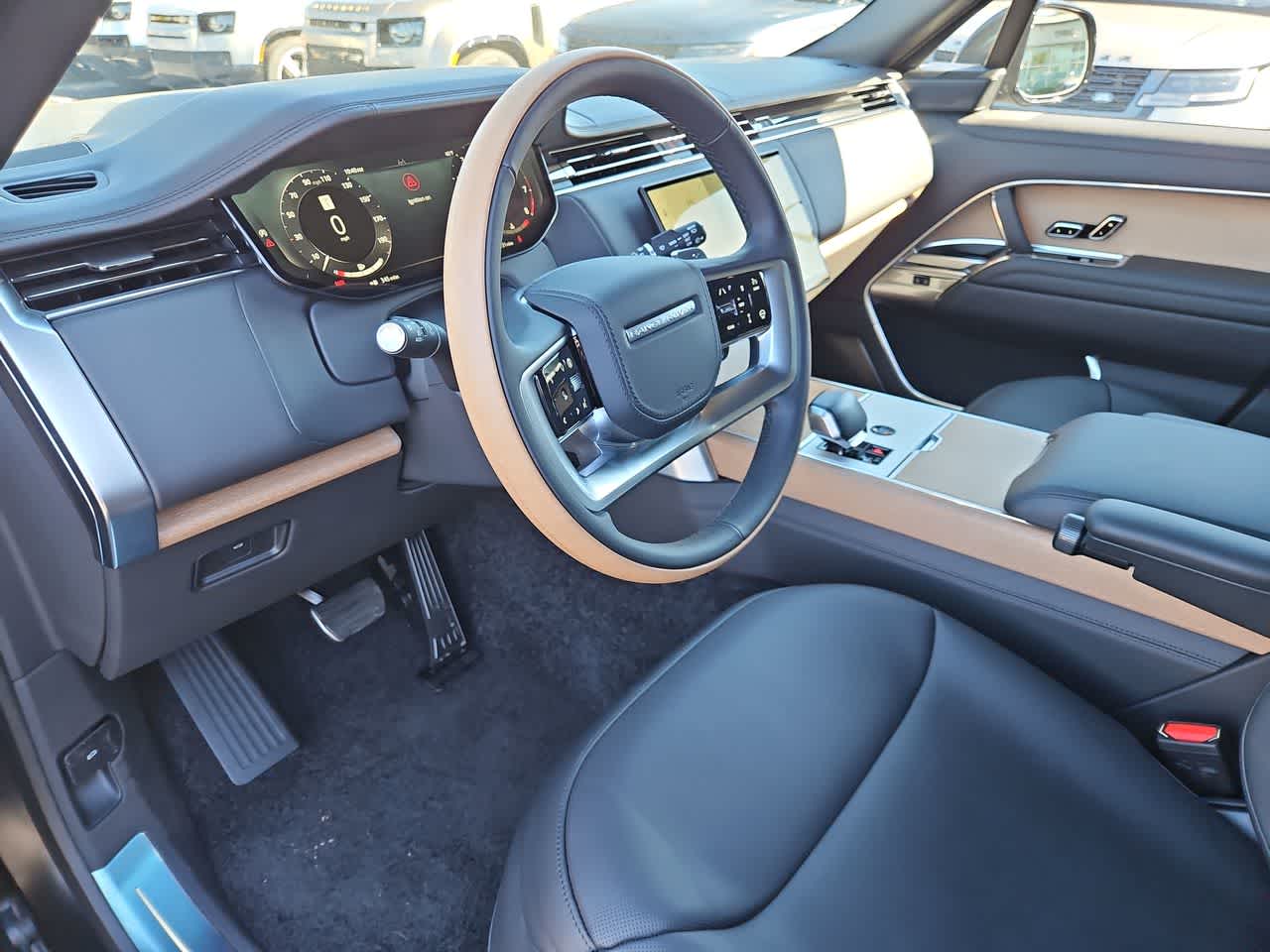 Thumbnail: 2026 Land Rover Range Rover - 10