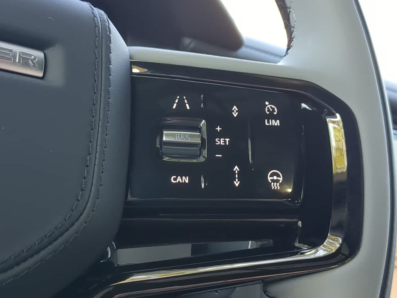 Thumbnail: 2026 Land Rover Range Rover Velar - 27