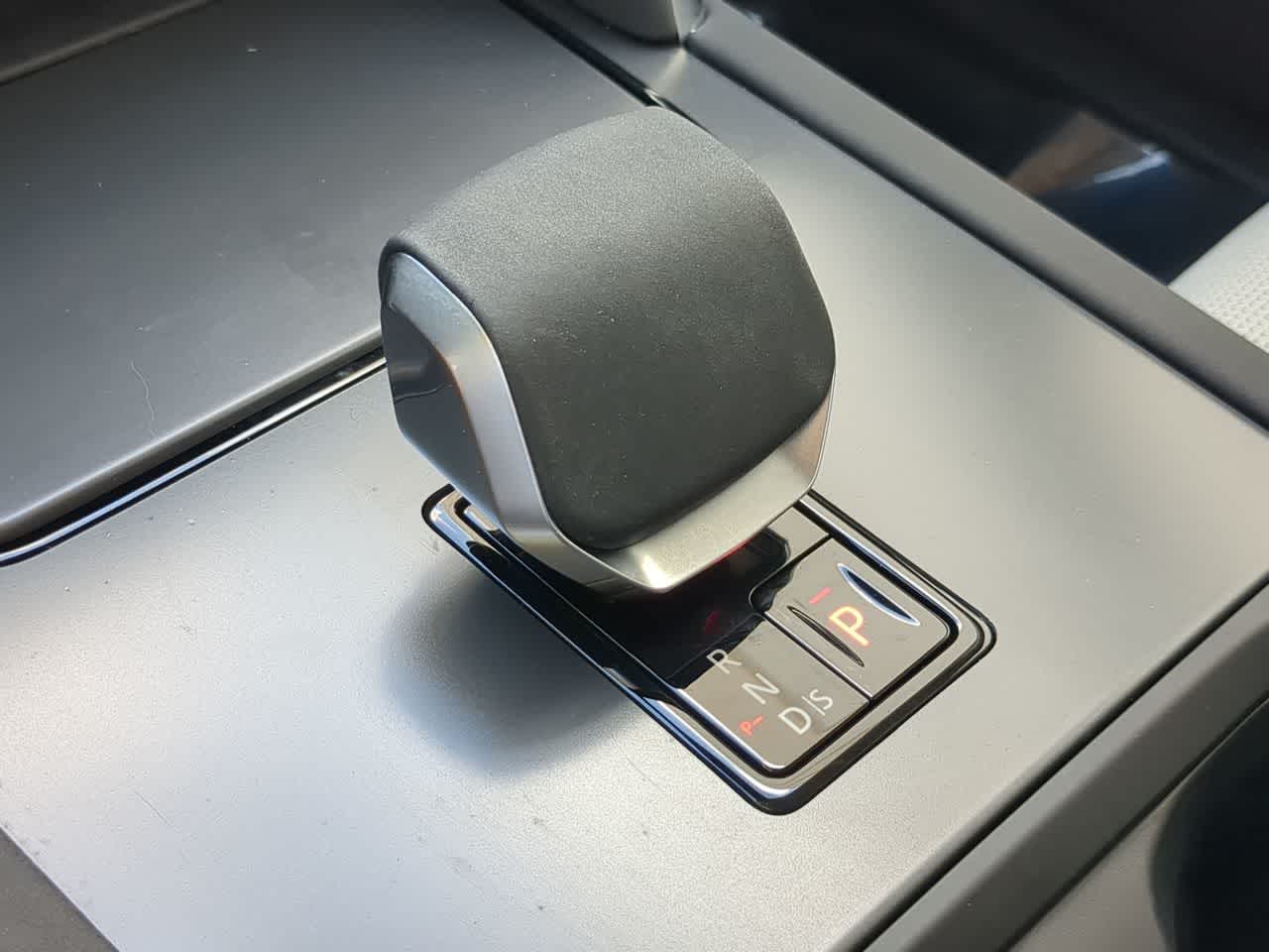 Thumbnail: 2025 Land Rover Discovery Sport - 35