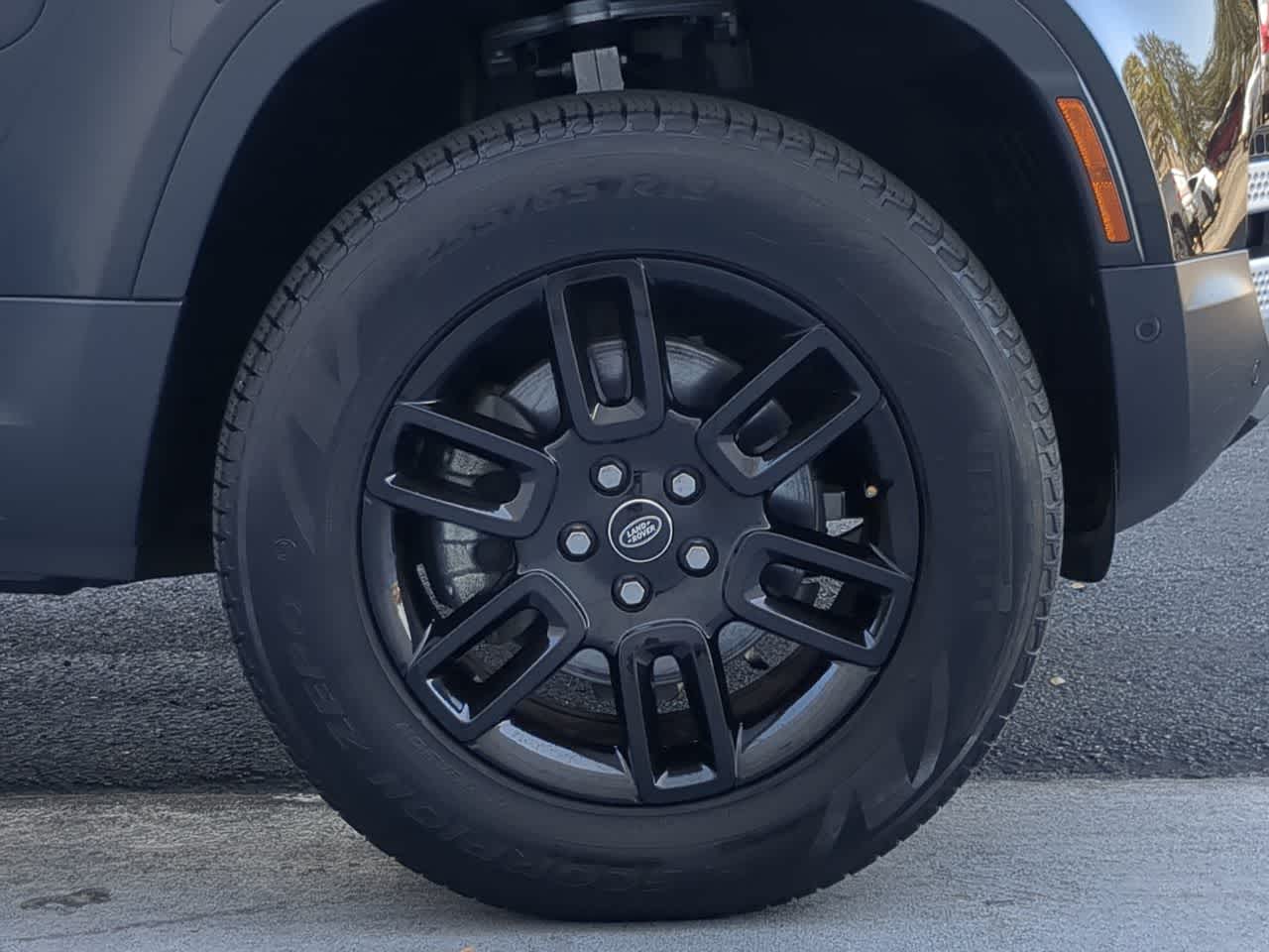 Thumbnail: 2025 Land Rover Defender - 14