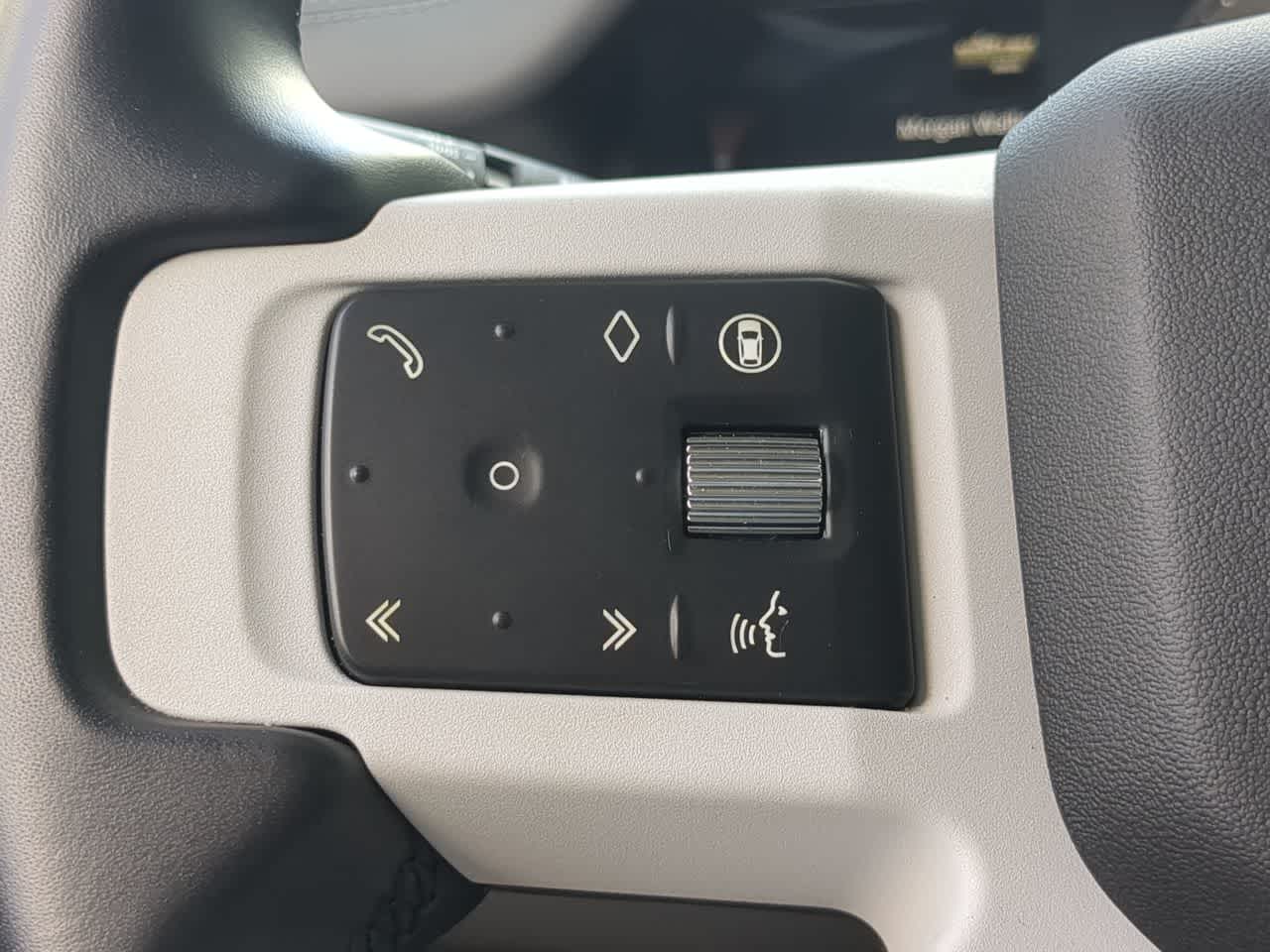 Thumbnail: 2025 Land Rover Defender - 24