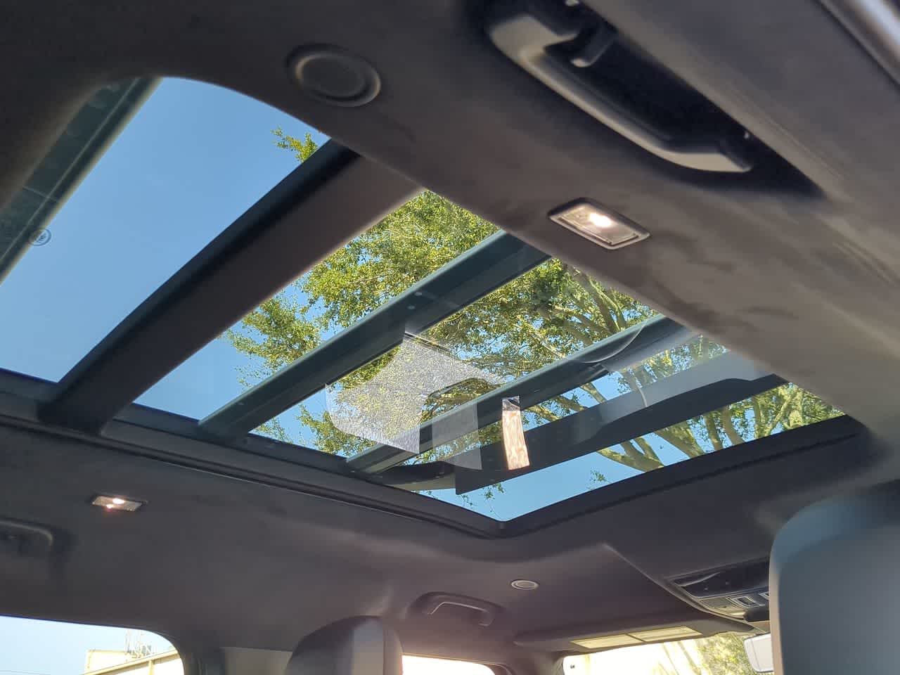 Thumbnail: 2025 Land Rover Defender - 23