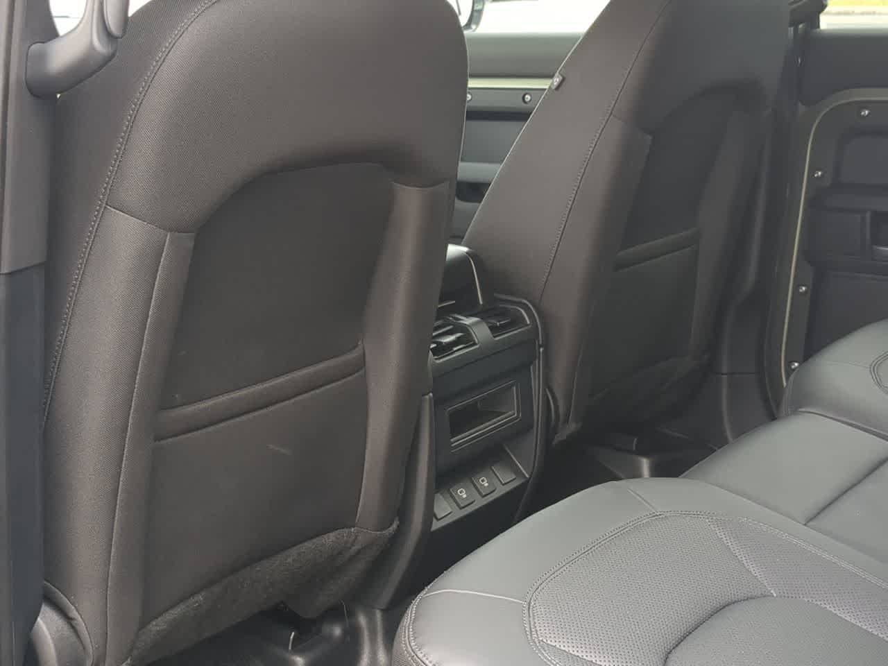 Thumbnail: 2025 Land Rover Defender - 18