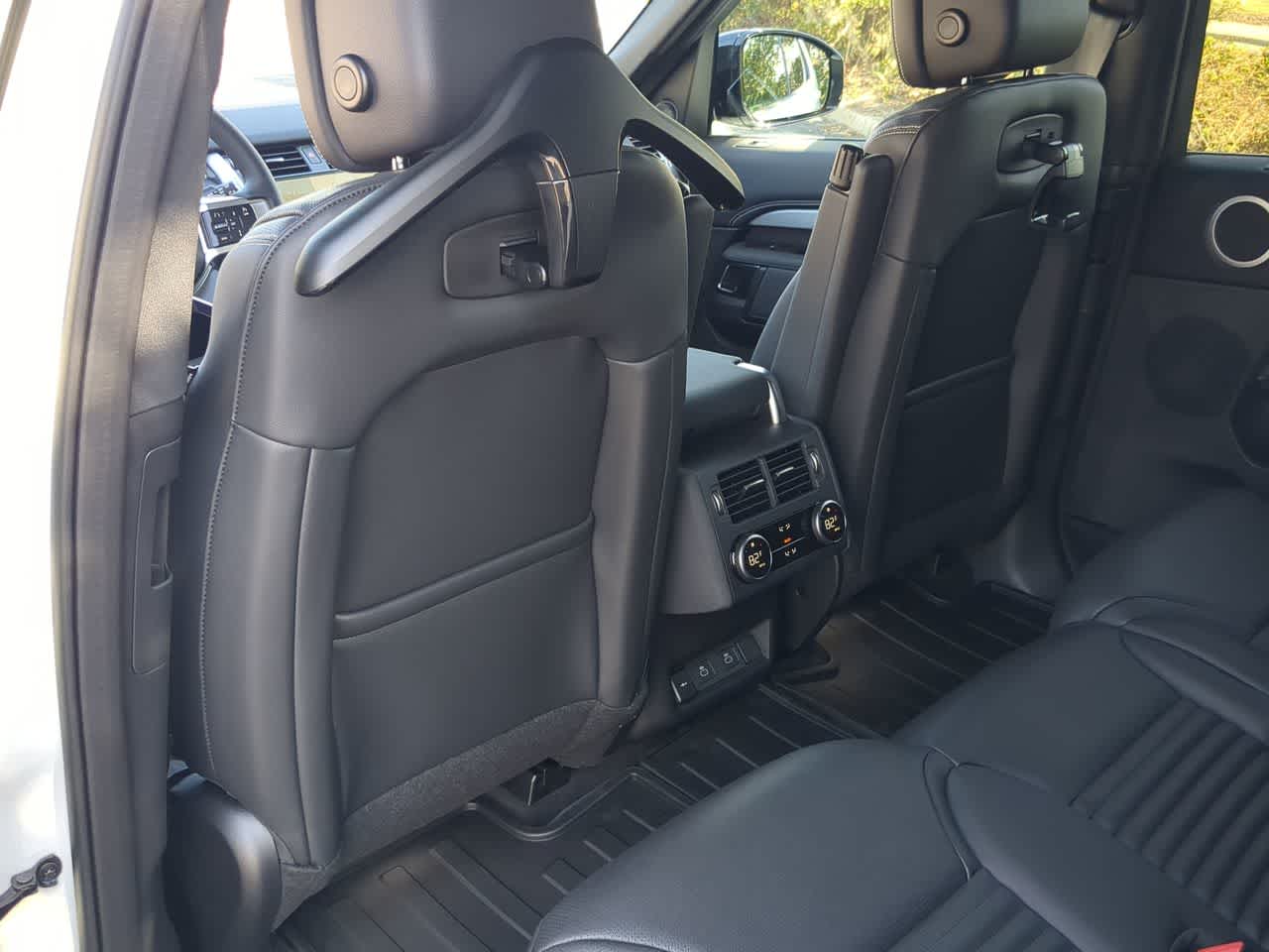 Thumbnail: 2026 Land Rover Discovery - 19