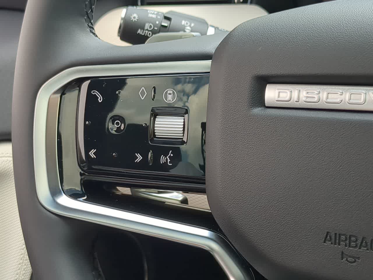 Thumbnail: 2025 Land Rover Discovery Sport - 26