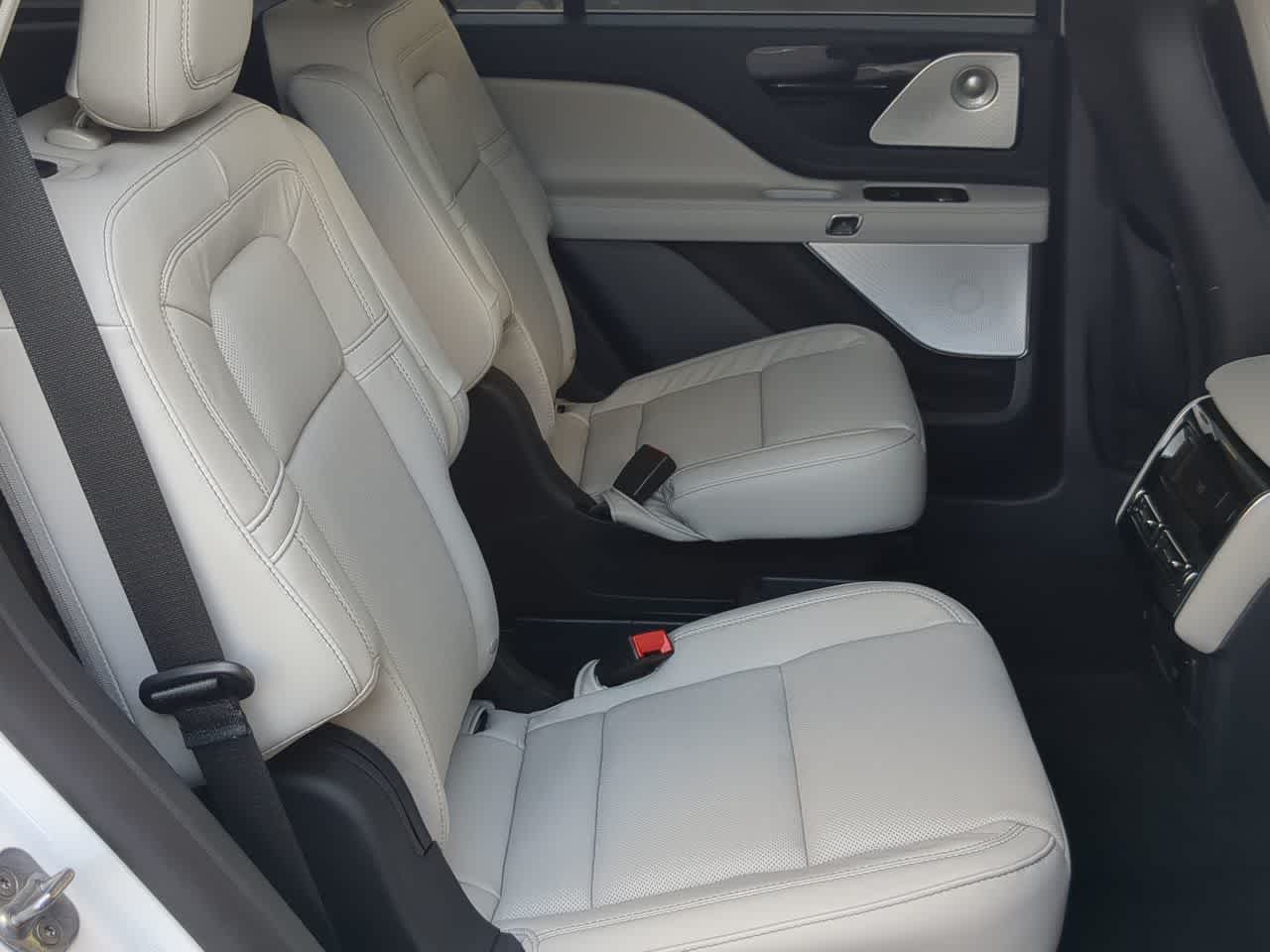 Thumbnail: 2025 Lincoln Aviator - 21