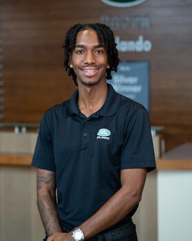 Staff member Darius Smith from ID_044af7