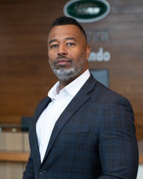 Staff member Julius Green from ID_1f27a2