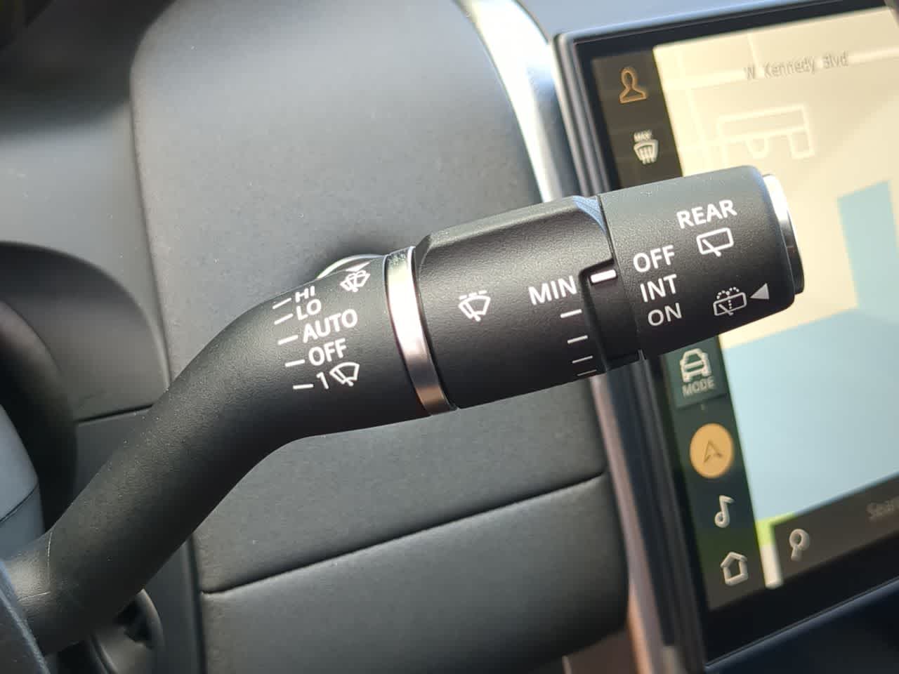 Thumbnail: 2025 Land Rover Discovery Sport - 28