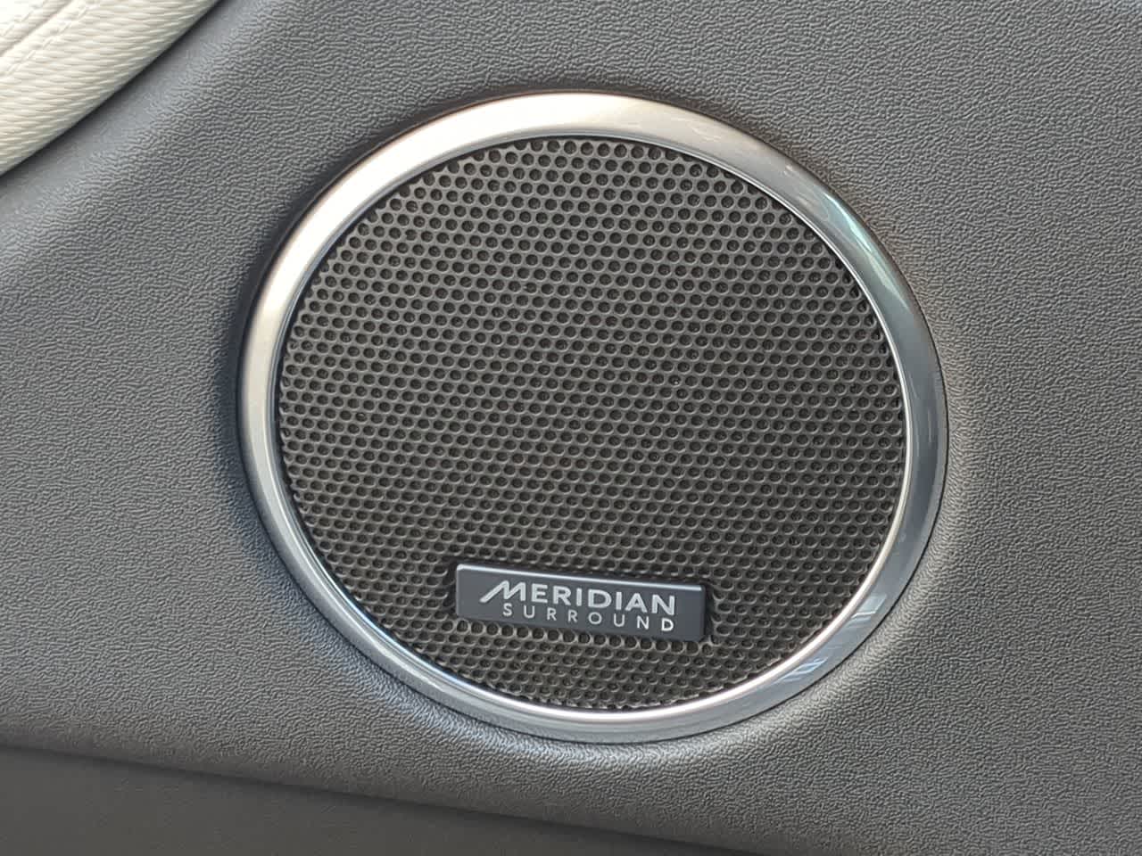 Thumbnail: 2026 Land Rover Discovery Sport - 32