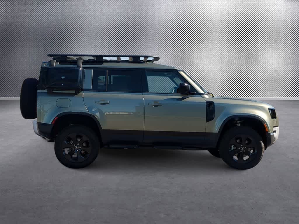 Thumbnail: 2025 Land Rover Defender - 9