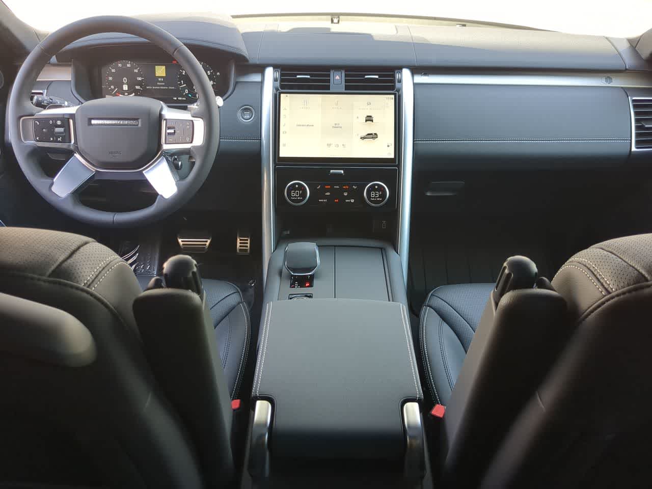 Thumbnail: 2026 Land Rover Discovery - 16