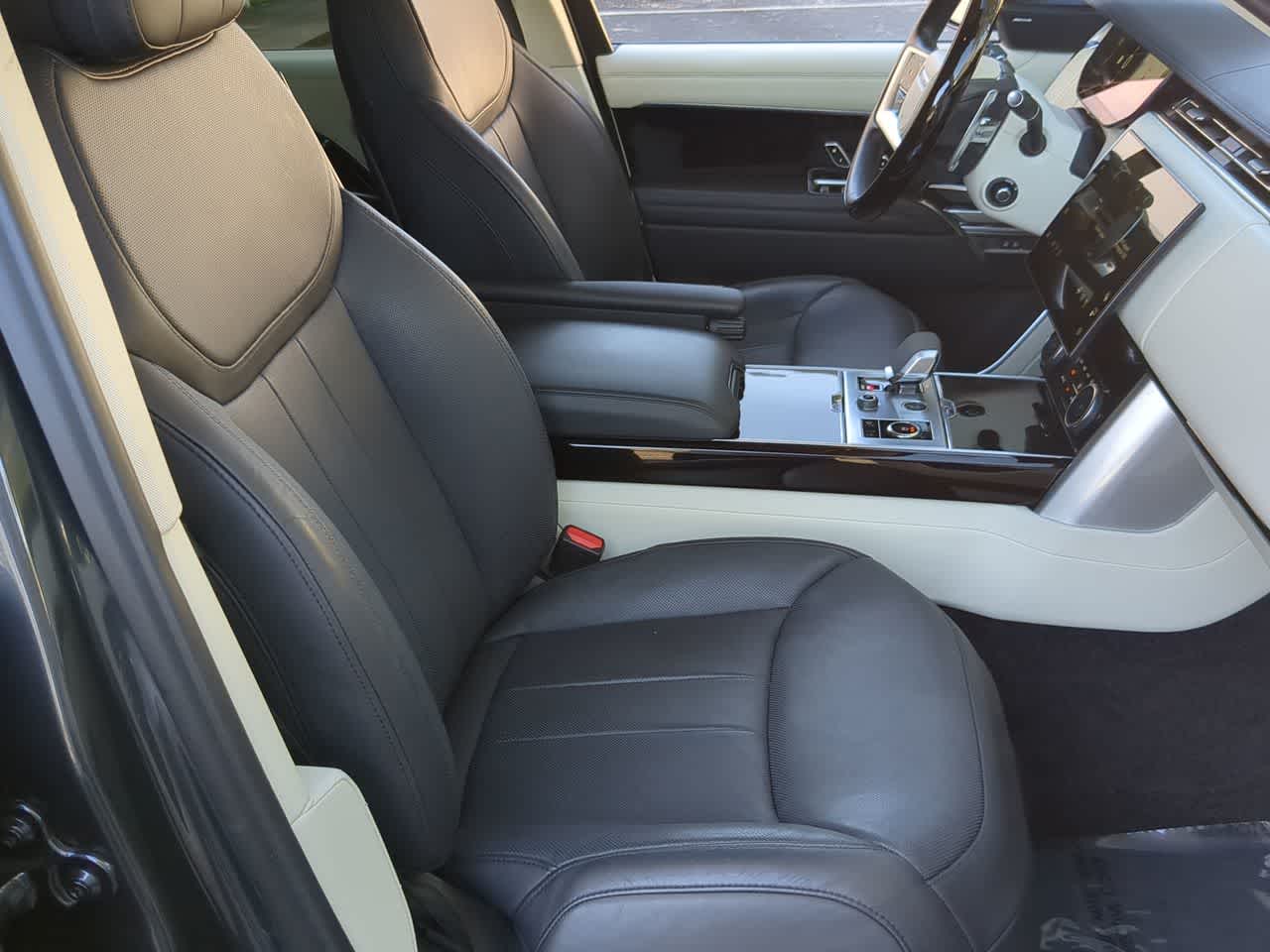 Thumbnail: 2023 Land Rover Range Rover - 23