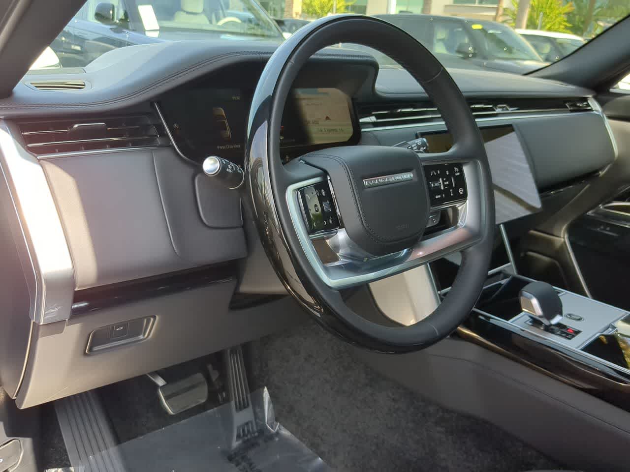 Thumbnail: 2025 Land Rover Range Rover - 10