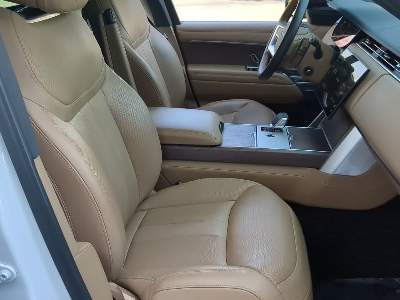 Thumbnail: 2025 Land Rover Range Rover - 24