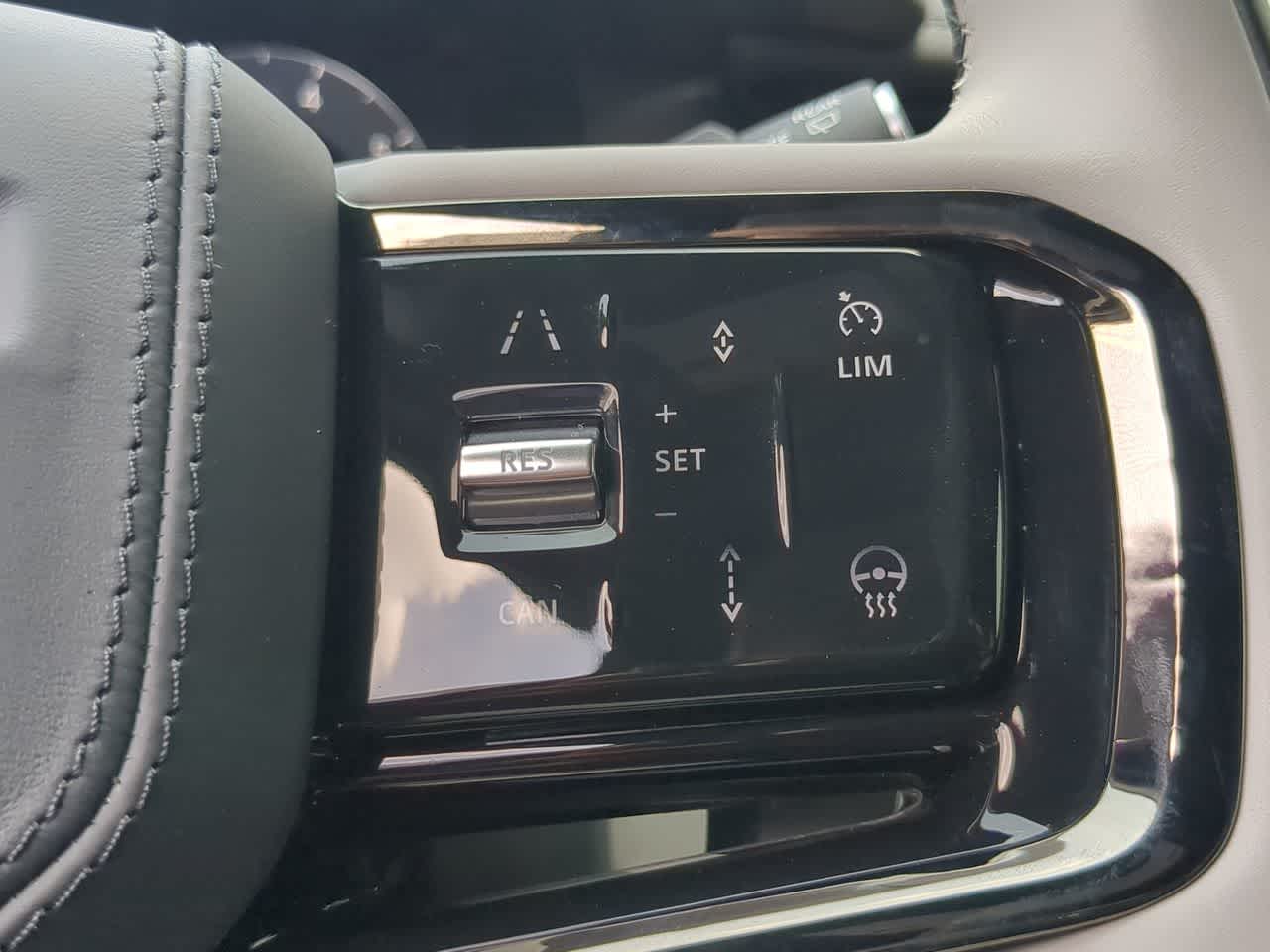 Thumbnail: 2026 Land Rover Range Rover Velar - 27