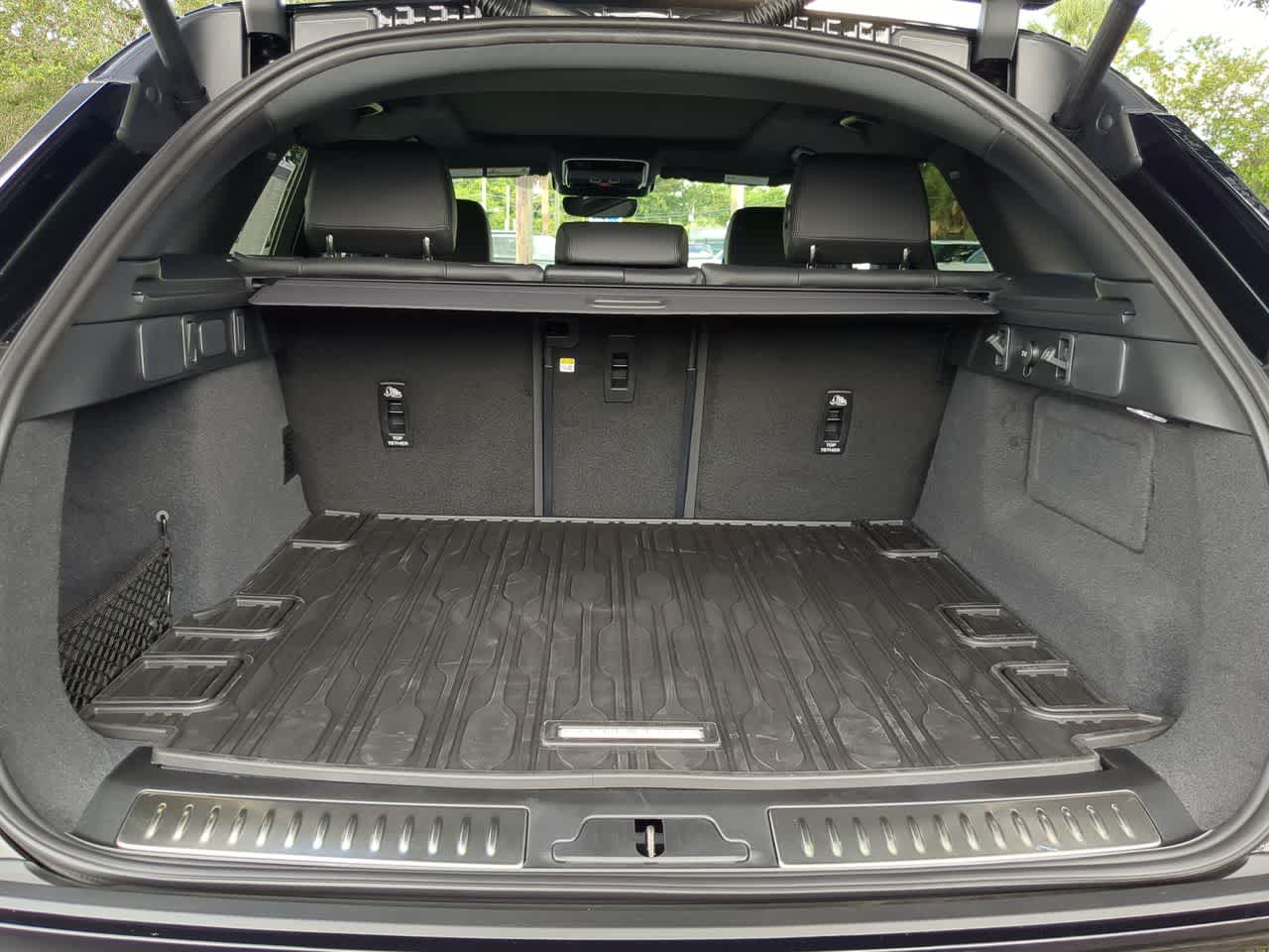 Thumbnail: 2026 Land Rover Range Rover Velar - 36