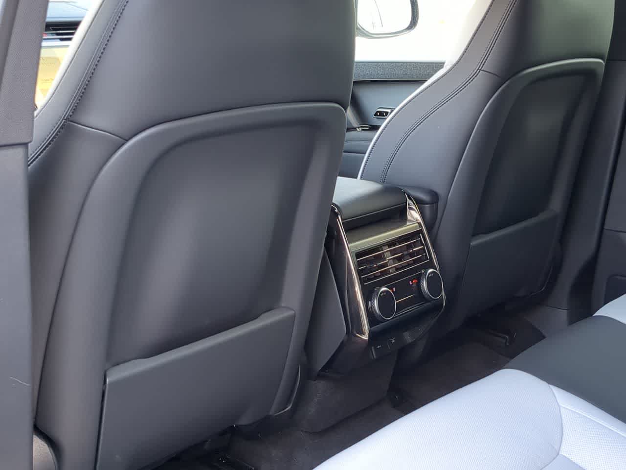 Thumbnail: 2025 Land Rover Range Rover Sport - 17