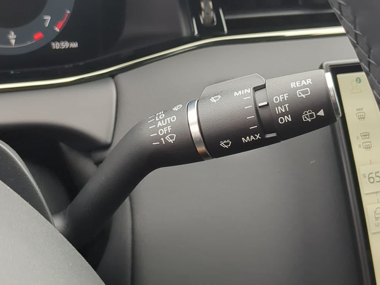 Thumbnail: 2025 Land Rover Range Rover Evoque - 28