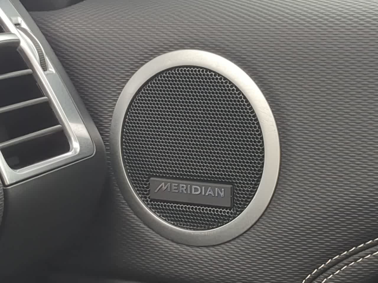 Thumbnail: 2025 Land Rover Discovery - 33