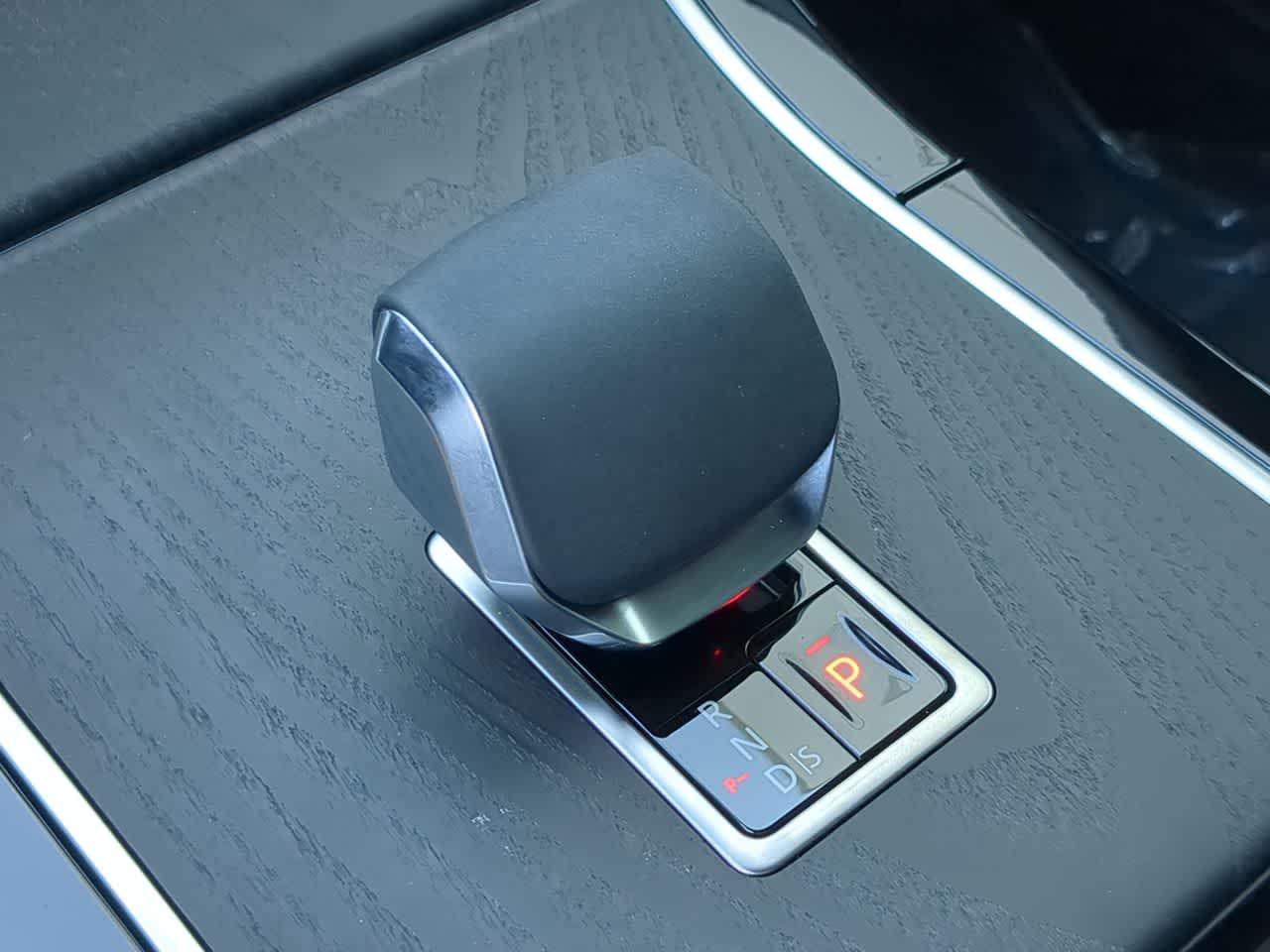 Thumbnail: 2024 Land Rover Range Rover Evoque - 34