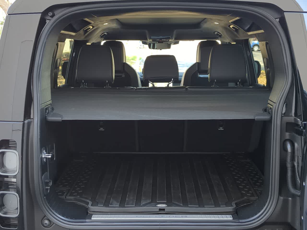 Thumbnail: 2025 Land Rover Defender - 37