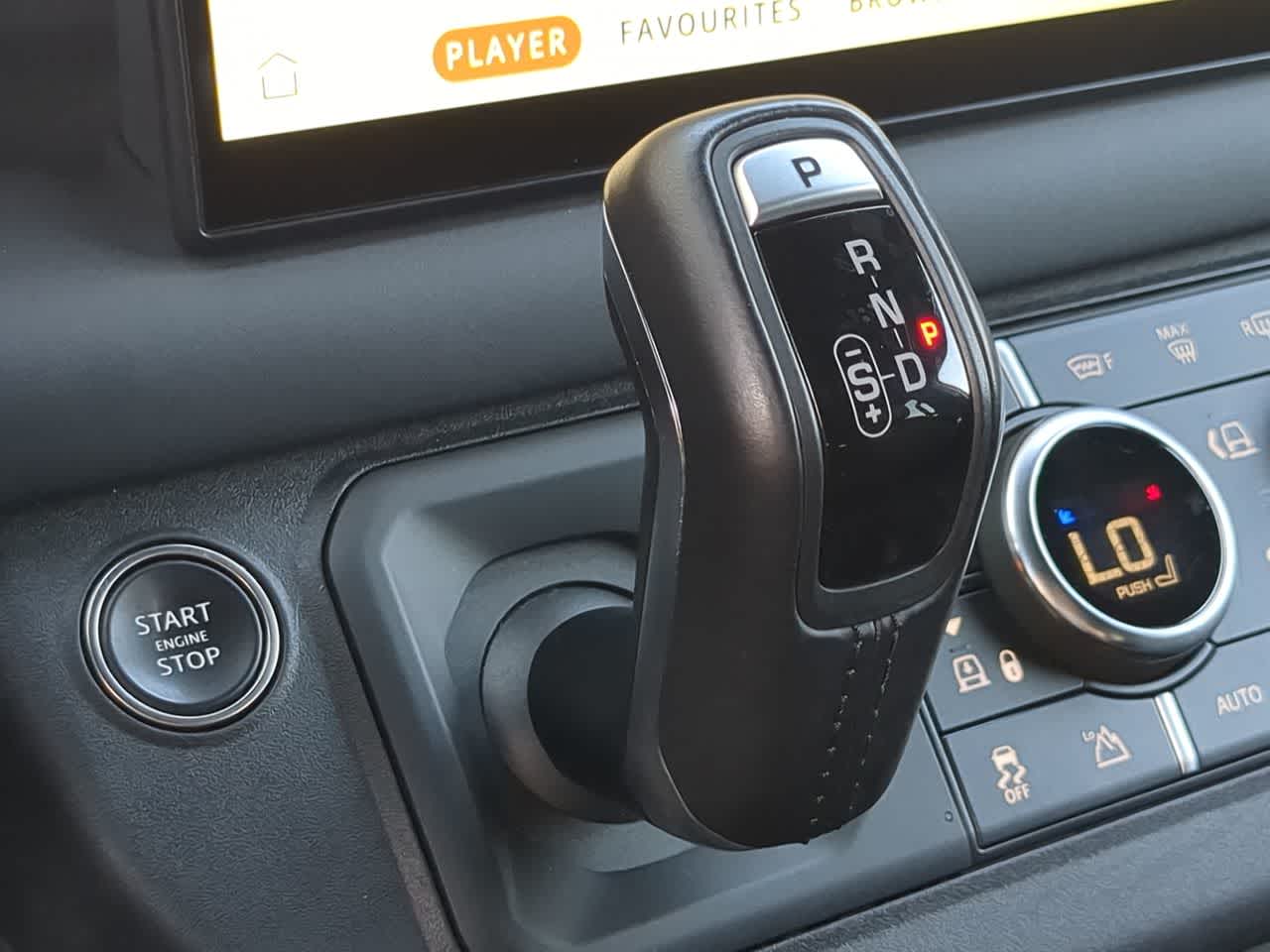 Thumbnail: 2024 Land Rover Defender - 34