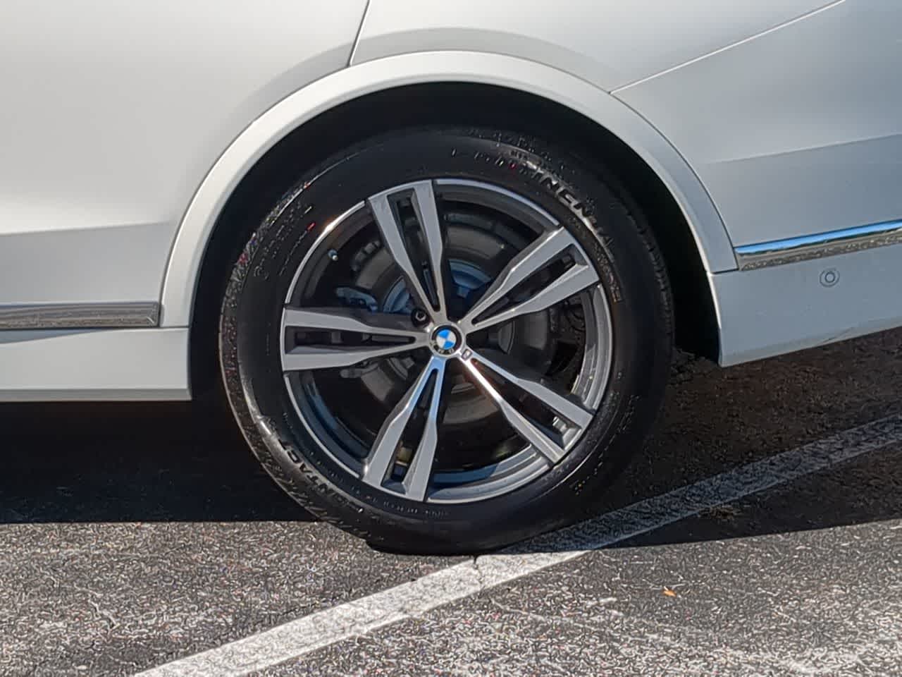Thumbnail: 2020 BMW X7 - 14